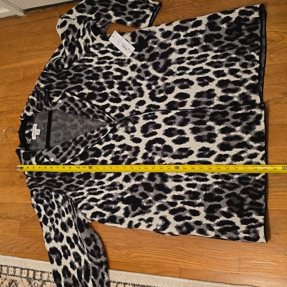 LIZ CLAIBORNE WOMENS PLUS SIZE GRAY/BLACK ANIMAL PRINT FRONT BUTTON SWEATER PXXL - Picture 12 of 16